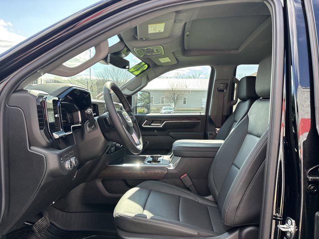 2026 GMC Sierra 2500HD Crew Cab, Standard Bed, SLT, 4WD