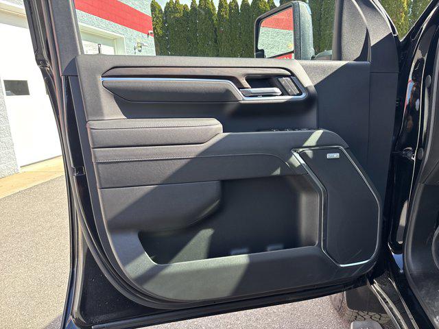 2026 GMC Sierra 2500HD Crew Cab, Standard Bed, SLT, 4WD