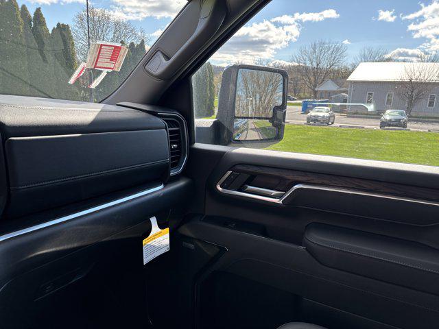 2026 GMC Sierra 2500HD Crew Cab, Standard Bed, SLT, 4WD