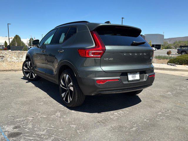 2026 Volvo XC40 Ultra, B5 AWD Gas (mild hybrid), Dark