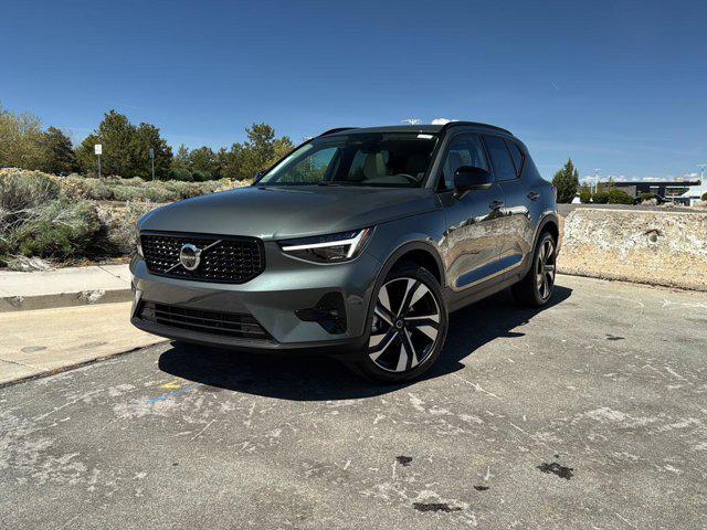 2026 Volvo XC40 Ultra, B5 AWD Gas (mild hybrid), Dark