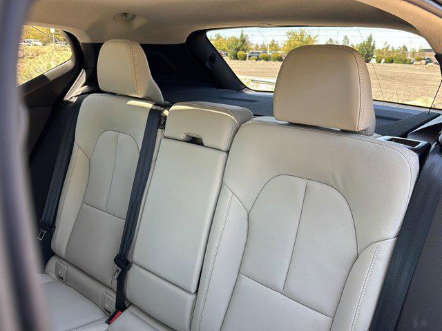 2026 Volvo XC40 Ultra, B5 AWD Gas (mild hybrid), Dark