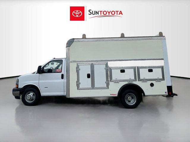 2022 Chevrolet Express Cutaway Work Van
