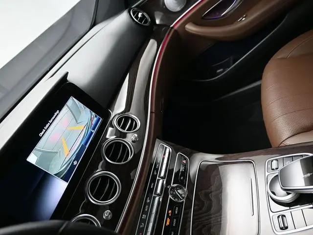 2019 Mercedes-Benz E-CLASS E 300 E 300
