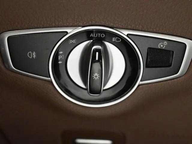 2019 Mercedes-Benz E-CLASS E 300 E 300