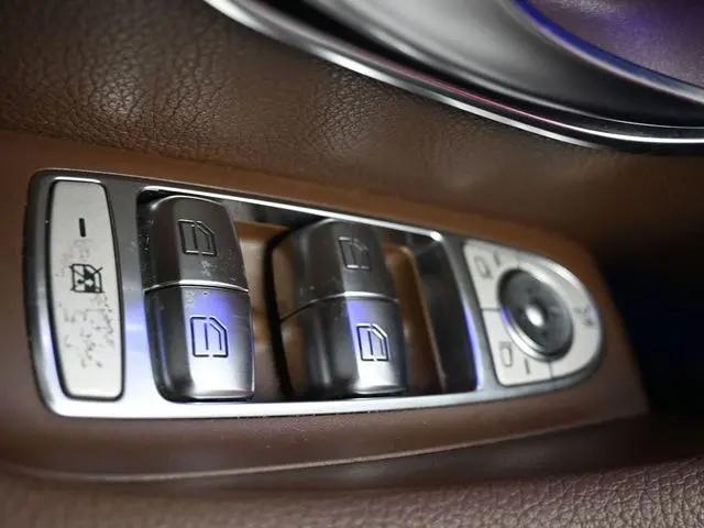 2019 Mercedes-Benz E-CLASS E 300 E 300