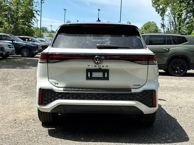 2026 Volkswagen Tiguan SE R-Line Black