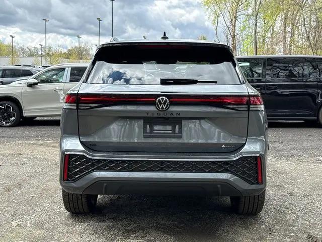 2026 Volkswagen Tiguan SE R-Line Black