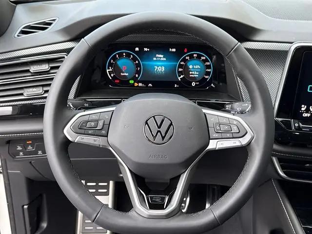 2026 Volkswagen Atlas Cross Sport SEL Premium R-Line