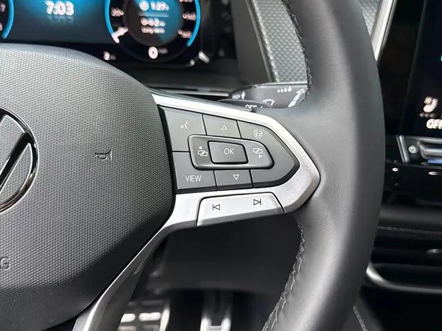 2026 Volkswagen Atlas Cross Sport SEL Premium R-Line