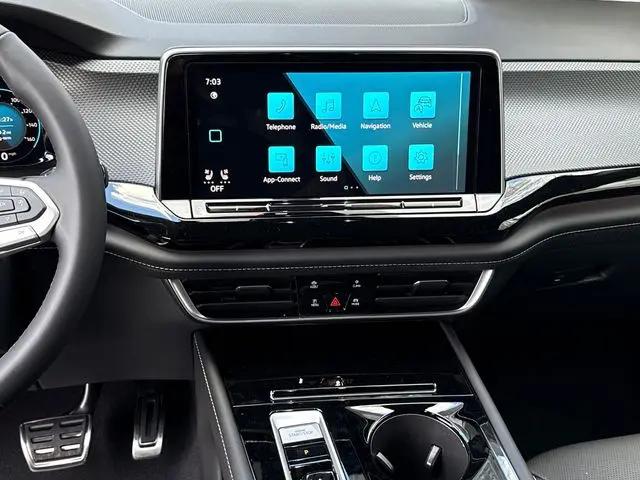 2026 Volkswagen Atlas Cross Sport SEL Premium R-Line