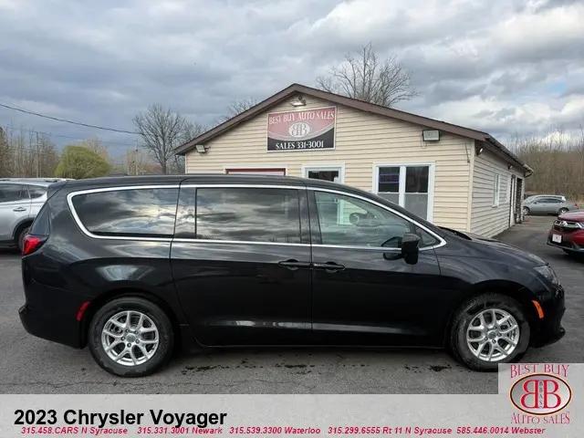 2023 Chrysler Voyager LX