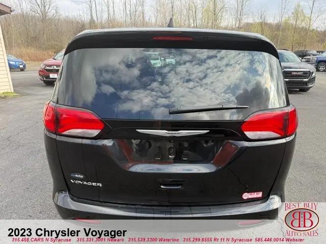 2023 Chrysler Voyager LX