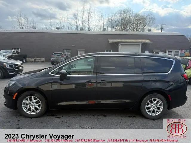 2023 Chrysler Voyager LX
