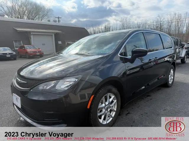 2023 Chrysler Voyager LX