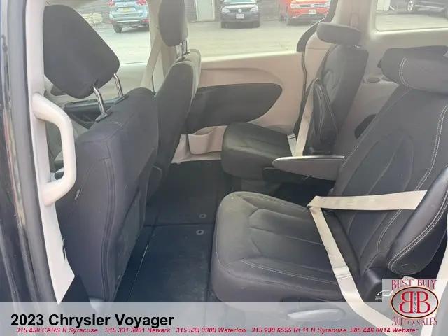 2023 Chrysler Voyager LX