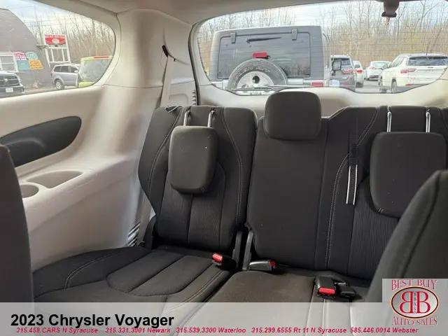 2023 Chrysler Voyager LX