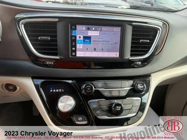 2023 Chrysler Voyager LX