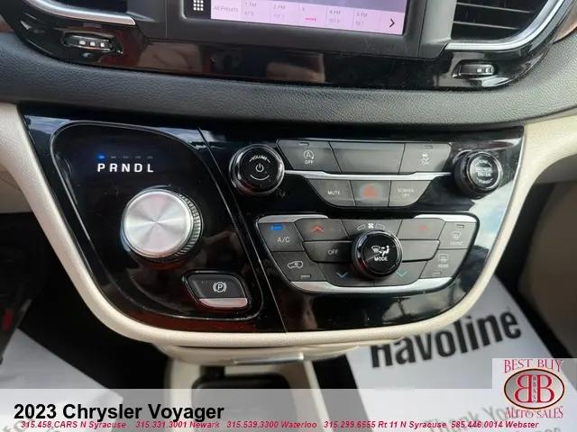 2023 Chrysler Voyager LX