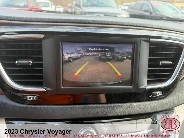2023 Chrysler Voyager LX
