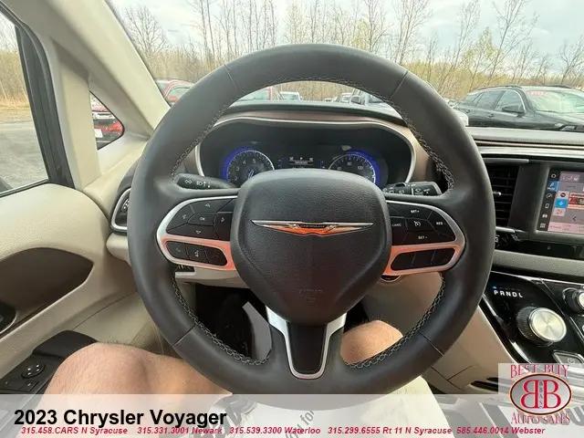 2023 Chrysler Voyager LX