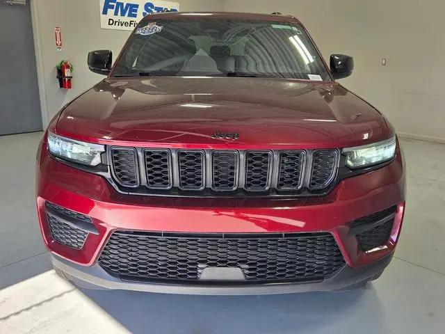 2025 Jeep Grand Cherokee Altitude 4x4