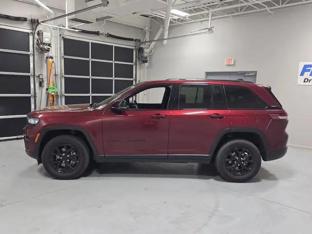 2025 Jeep Grand Cherokee Altitude 4x4