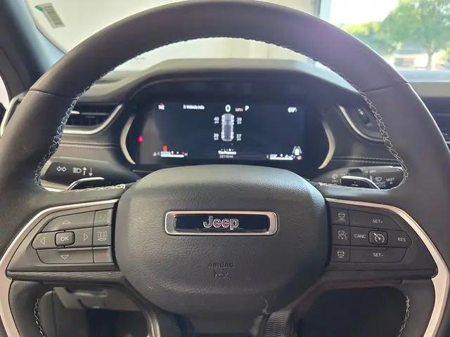 2025 Jeep Grand Cherokee Altitude 4x4