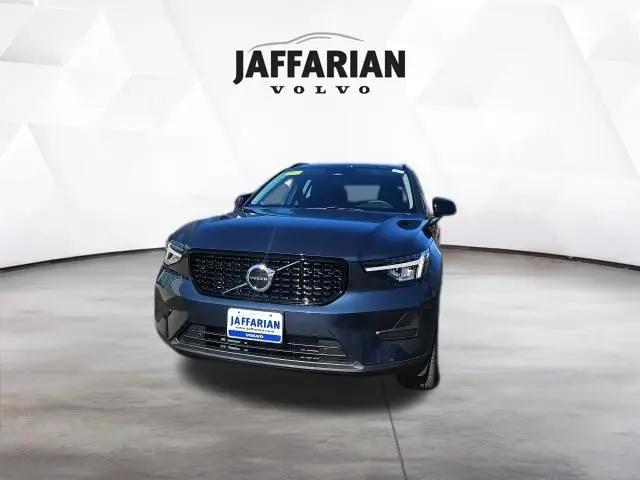 2026 Volvo XC40 Core, B5 AWD Gas (mild hybrid), Dark for sale in Haverhill, MA