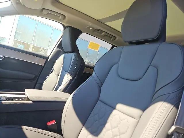 2026 Volvo XC90 Plus, B6 AWD Gas (mild hybrid), Gasoline, Bright, 7 Seats