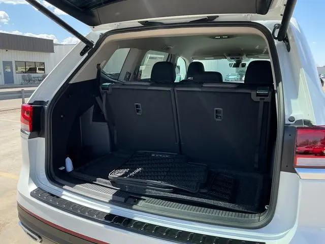 2026 Volkswagen Atlas SE with Technology