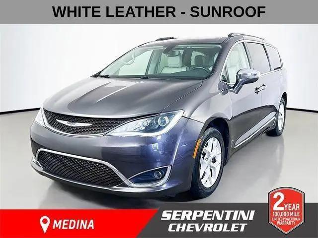 2020 Chrysler Pacifica Limited for sale in Medina, OH