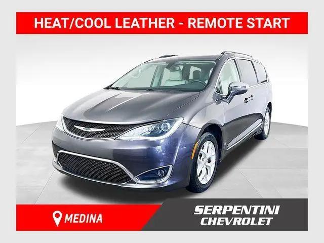 2020 Chrysler Pacifica Limited for sale in Medina, OH
