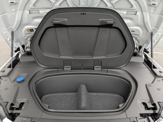 2026 Volvo EX40 Plus, Twin Motor, Fully electric