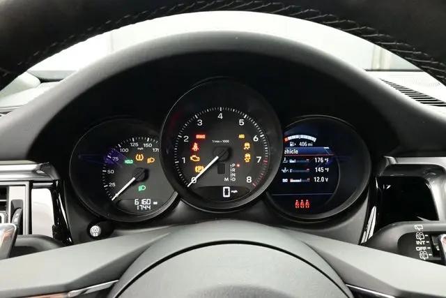 2025 Porsche Macan Macan