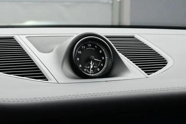 2025 Porsche Macan Macan