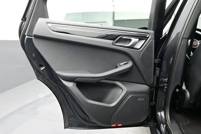 2025 Porsche Macan Macan