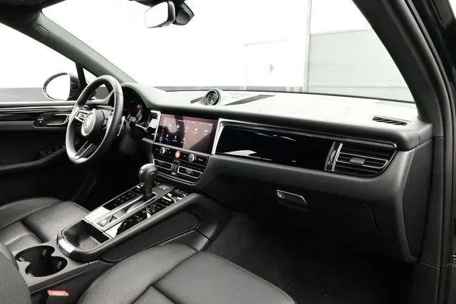 2025 Porsche Macan Macan