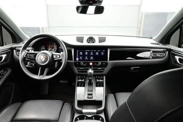 2025 Porsche Macan Macan