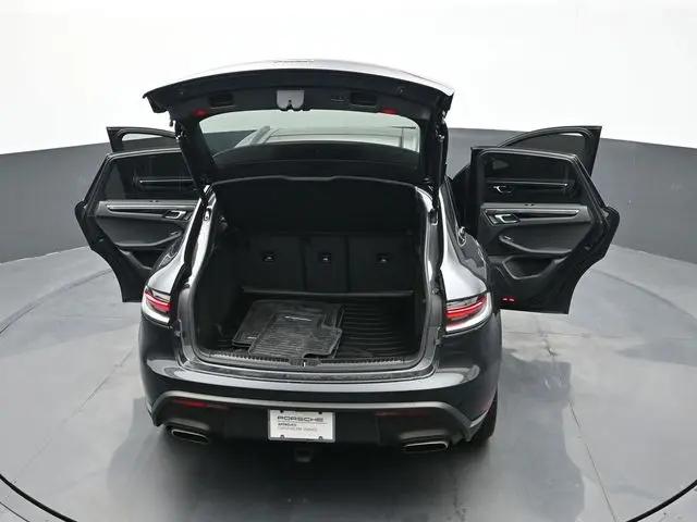 2025 Porsche Macan Macan