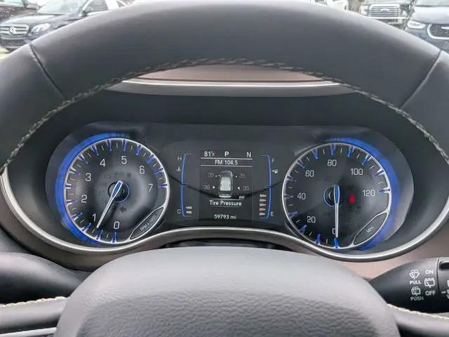 2022 Chrysler Voyager LX