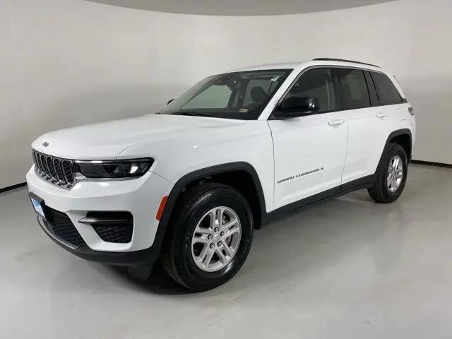 2024 Jeep Grand Cherokee Laredo 4x2