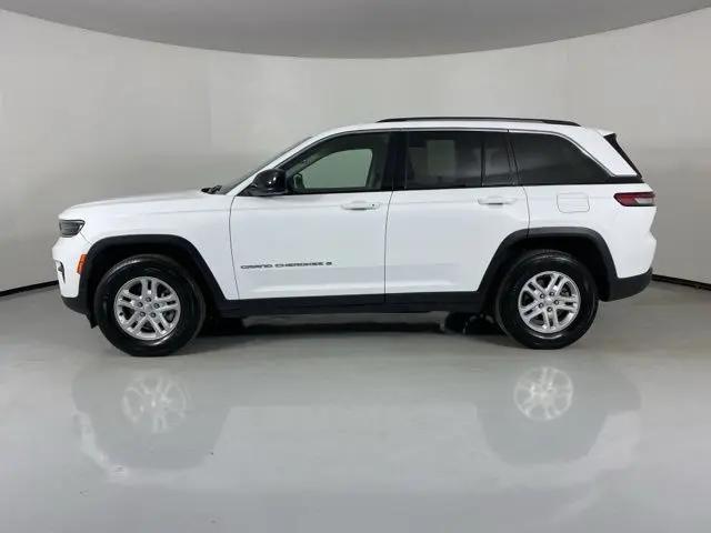 2024 Jeep Grand Cherokee Laredo 4x2