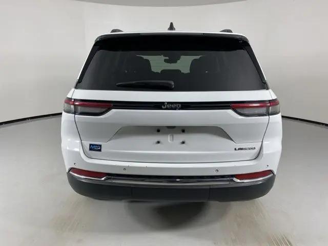 2024 Jeep Grand Cherokee Laredo 4x2