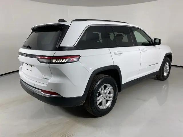 2024 Jeep Grand Cherokee Laredo 4x2