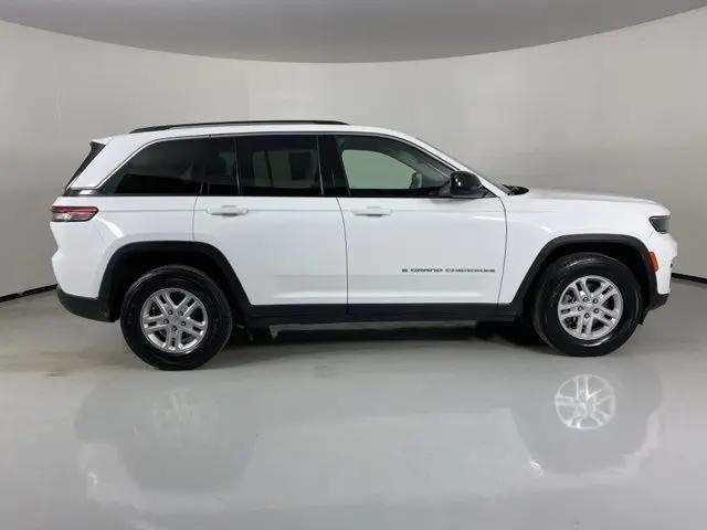 2024 Jeep Grand Cherokee Laredo 4x2