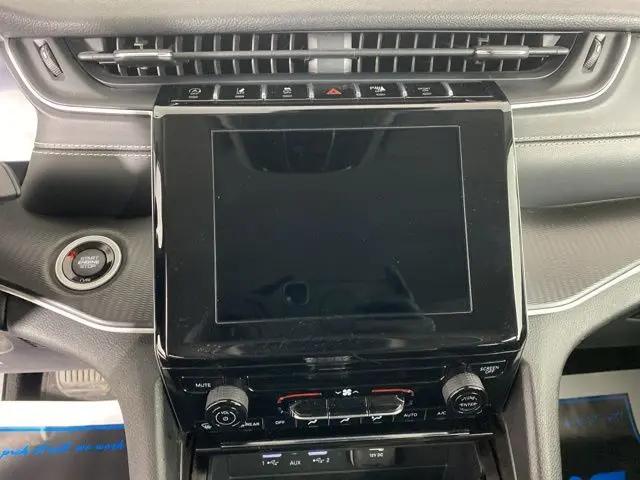 2024 Jeep Grand Cherokee Laredo 4x2