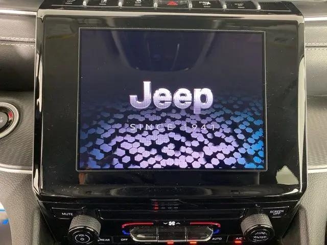 2024 Jeep Grand Cherokee Laredo 4x2