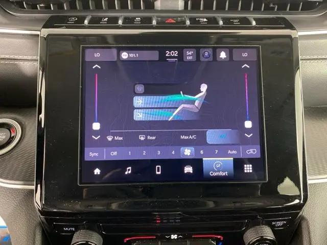 2024 Jeep Grand Cherokee Laredo 4x2