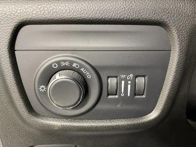 2024 Jeep Grand Cherokee Laredo 4x2